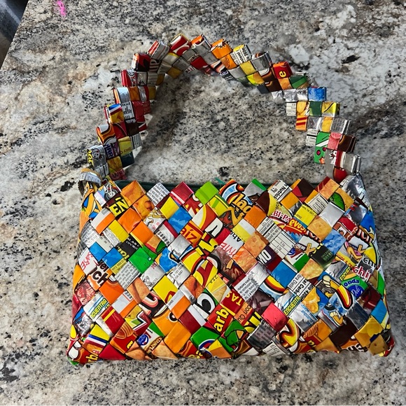 Multicolor Recycled Candy Gum Wrapper Zig Zag Pattern Zipper Purse Bag Zipper - Picture 1 of 6